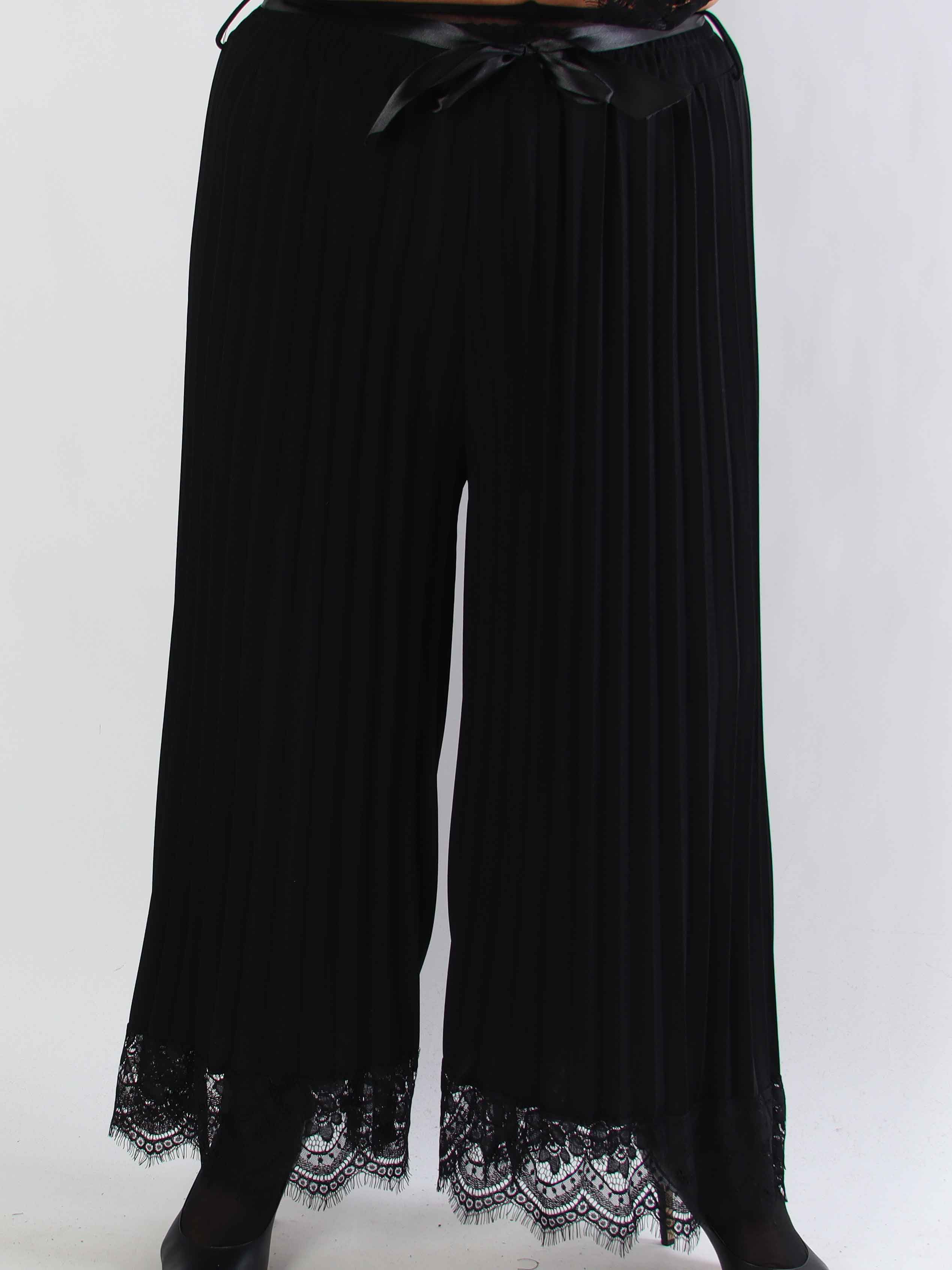 Amica - Plisseret plus size sæt med blondedekant